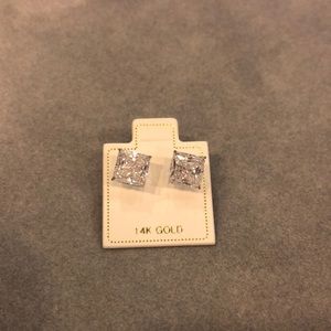 1 14 karat square CZ earring